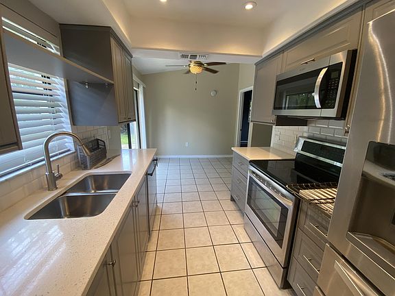 5th image of 4300 Trout Dr SE