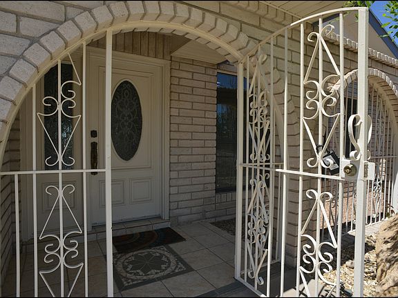 5th image of 11672 Andrienne Dr