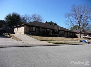 2332 Oakmont Dr, Bedford, TX 76022