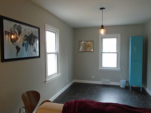 4th image of 1112 Medinah St
