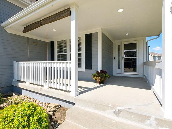 5th image of 808 SW 33rd St