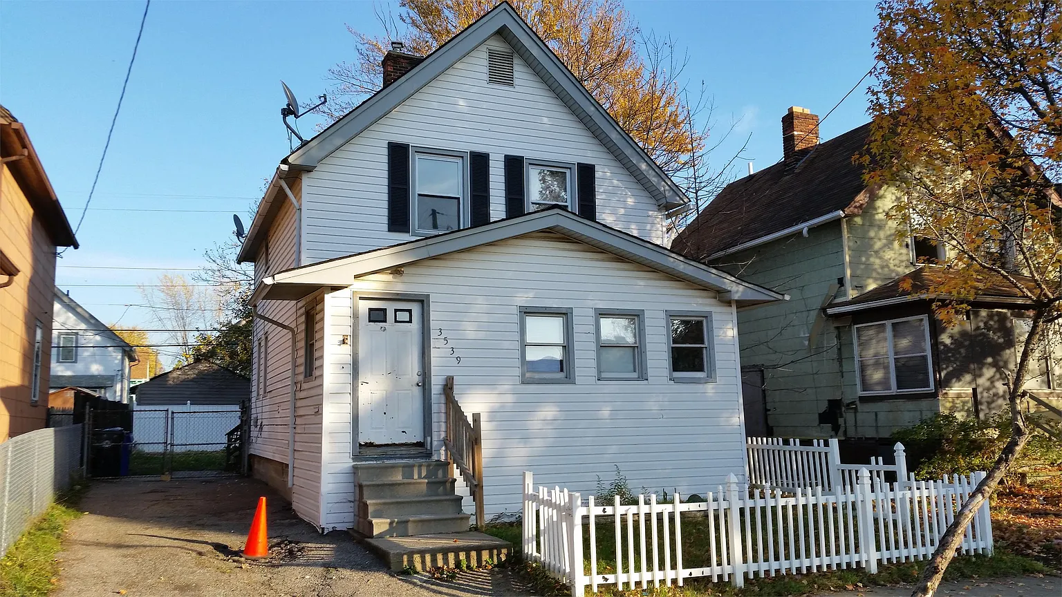 3539 E 103rd St photo 1
