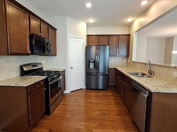 3rd image of 226 Ashley Ln SE