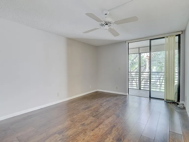 6751 N University Dr #302 — Photo 28
