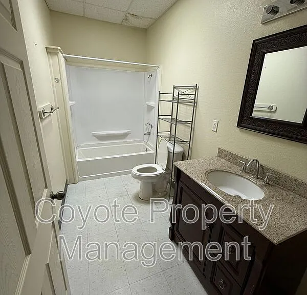 100 E Broadway St #3 — Photo 5