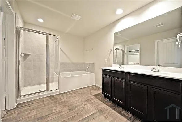 1510 Ashford Bend Ln — Photo 19