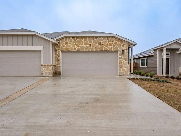 3rd image of 656-660 Wheatfield Dr