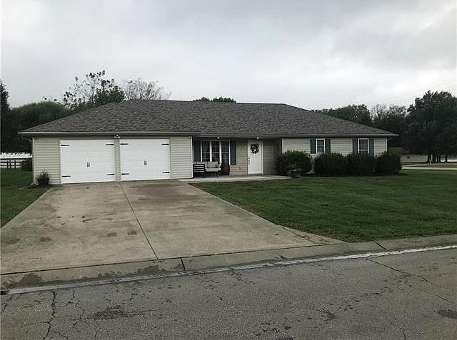 1st image of 801 Orchid St