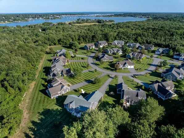 85 Country Way #85, South Dartmouth, MA 02748