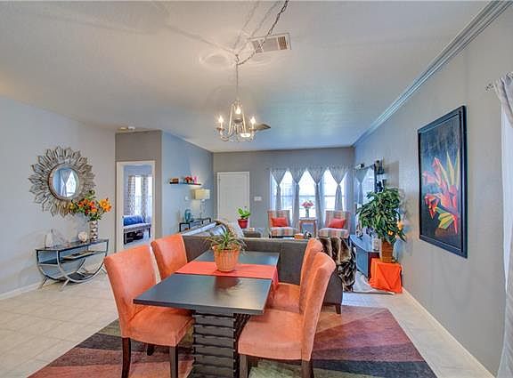 4th image of 644 Aspen Ln