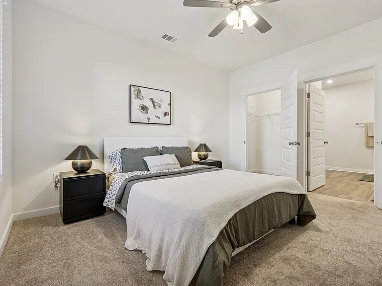 Lakeview Terrace — Photo 17