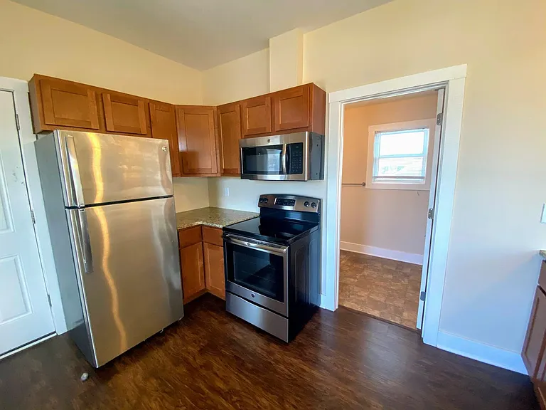 1224 Plainfield NE — Photo 6