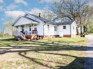 8730 E Farm Road 44, Strafford, MO 65757