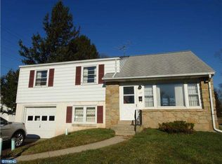 1127 Pioneer Rd, Lansdale, PA 19446