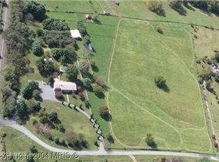 39375 Still Meadow Ln, Hamilton, VA 20158