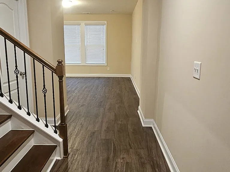 810 Rymark Ct #810 — Photo 16
