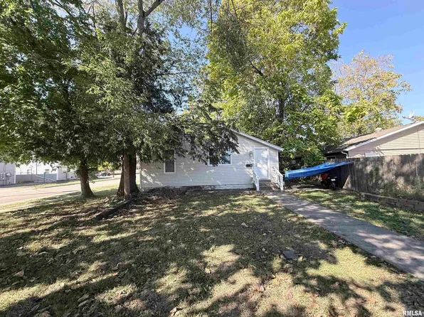 615 S Logan Ave, Carbondale, IL 62901