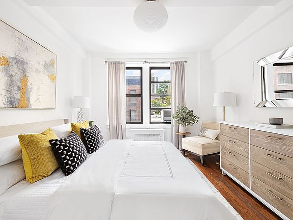 3rd image of 125 E 93rd St APT 5-A