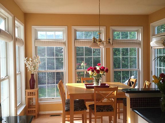 4th image of 11014 Naples Ct