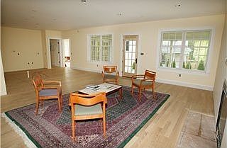 2nd image of 104 Rockford Grove Ln