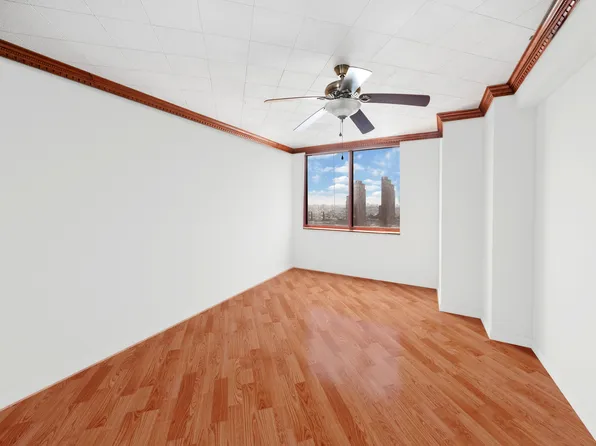 4-74 48th Avenue image 11 of 16