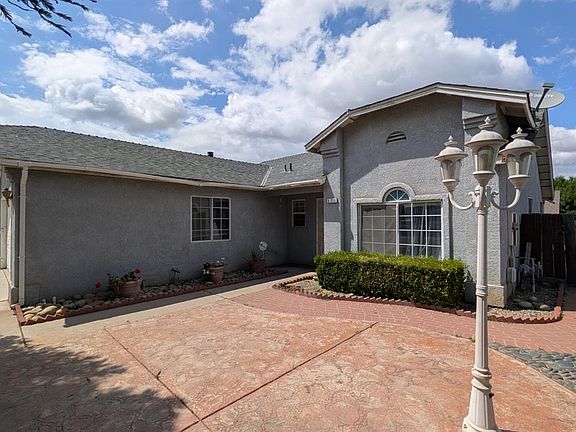 2nd image of 575 Macadamia Ave