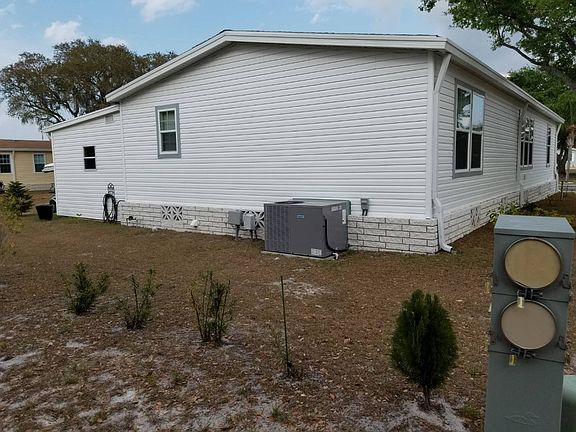 5th image of 10927 Yucatan Ave