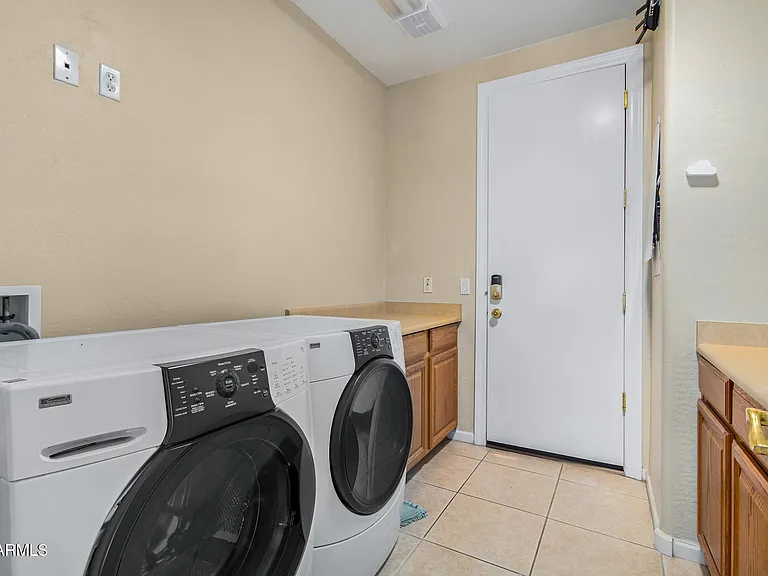 1687 E Carob Dr — Photo 17