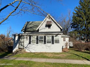 311 Edgell St, South Haven, MI 49090