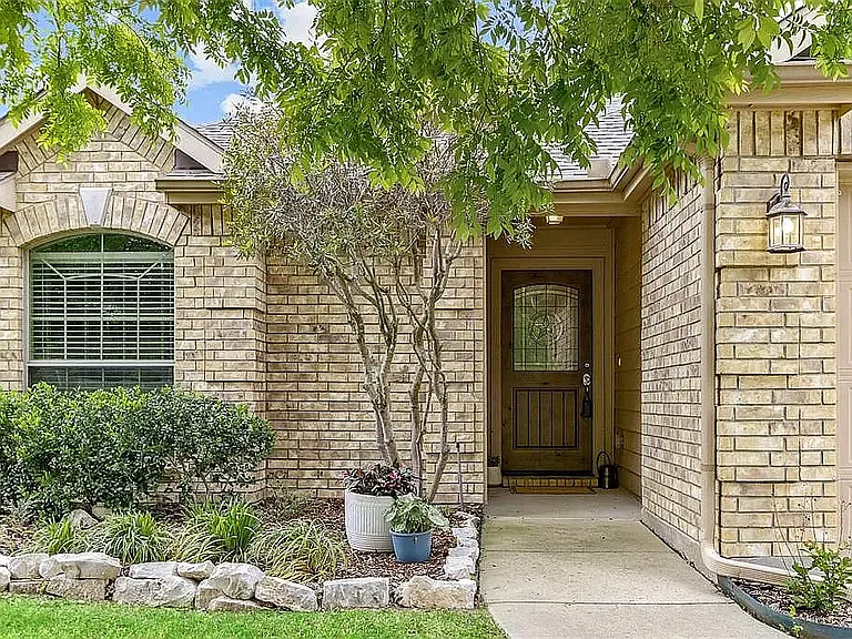 5105 Birchwood Dr — Photo 3