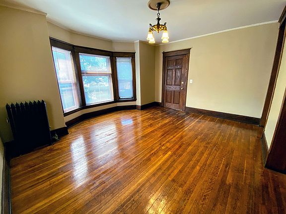 2nd image of 447 Wealthy St SE APT 3