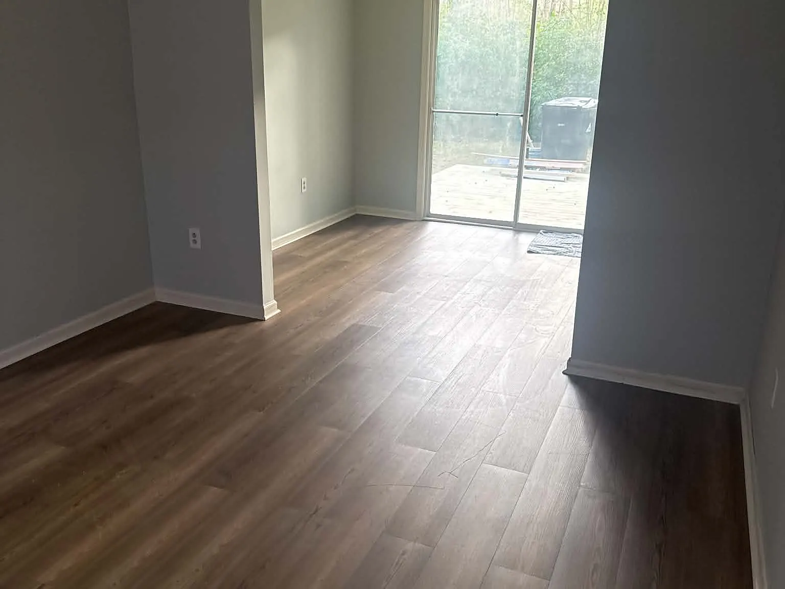 3 bed, 1.5 bath, 1052 sqft, $1,900 — Photo 2
