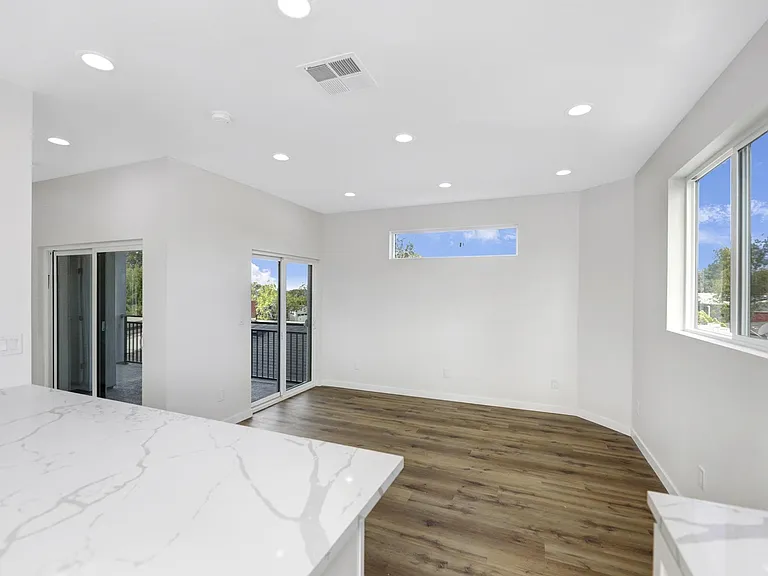 5313 Hewlett Dr — Photo 25