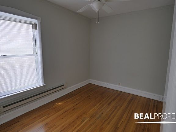 2nd image of 628 W Barry Ave #B628-n3