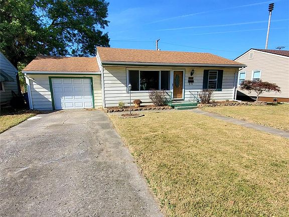 2nd image of 3165 Aubrey Ave