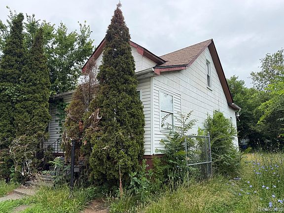 2nd image of 8647 Ellsworth St