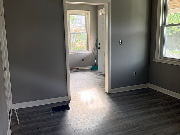 2nd image of 193-195 Silver Ln Floor 1