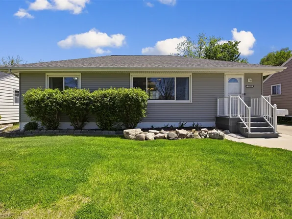 2906 Russell Dr NE, Cedar Rapids, IA 52402