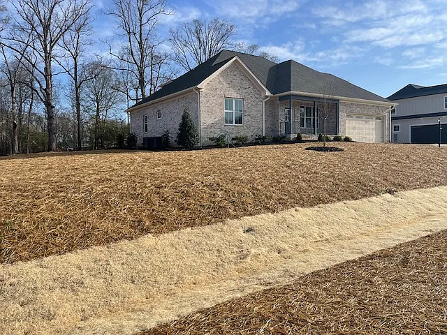 4 bed, 2840 sqft, $3,400 — Photo 2