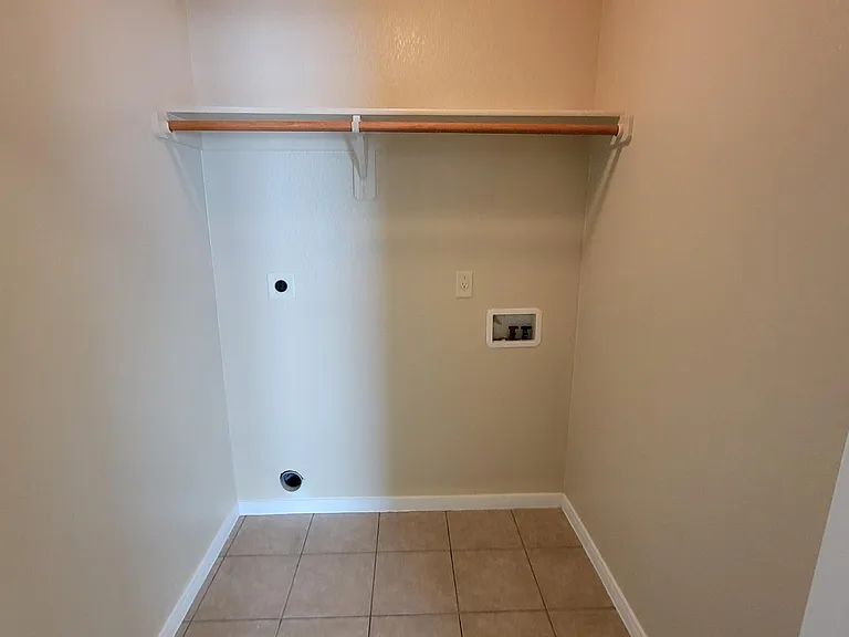 1001 Leah Dr #B — Photo 12