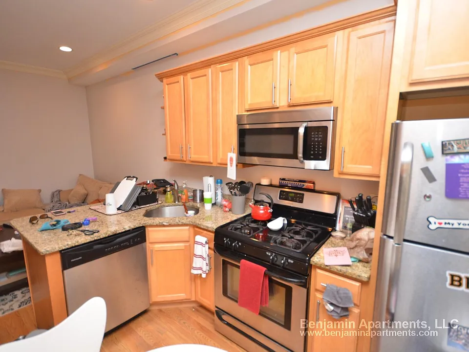 27 Lothrop St #8