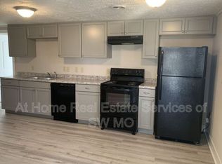 1510 E Lindberg St, Springfield, MO 65804