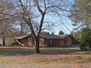 106 Sherwood Forest Pl, Cary, NC 27519