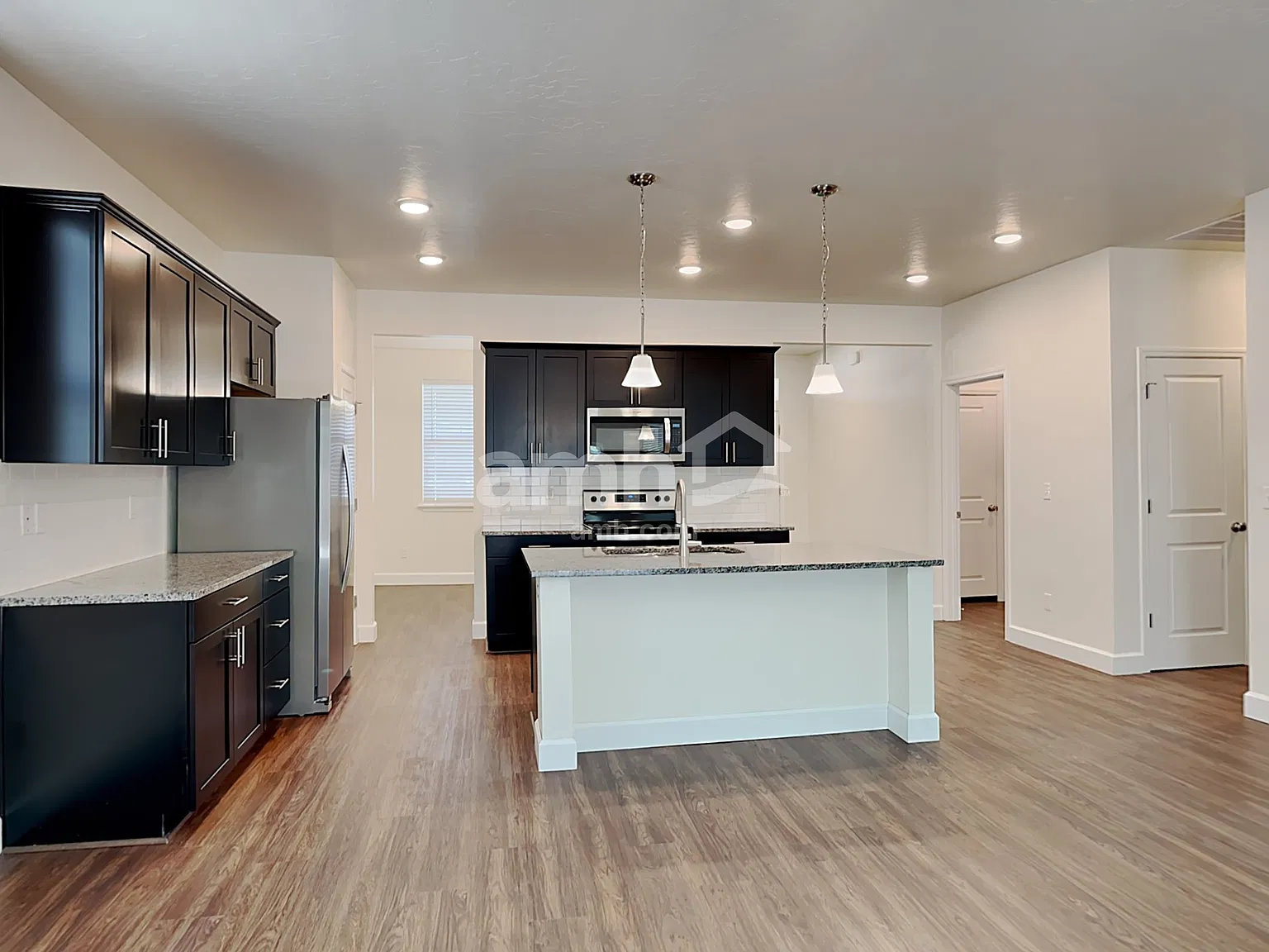 3 bed, 2.0 bath, 1610 sqft, $2,685 — Photo 4
