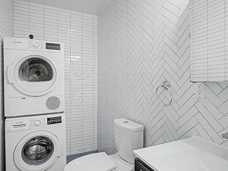 106 Bedford Ave #1R — Photo 11