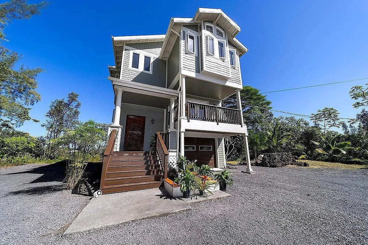 4 bed, 1962 sqft, $3,000 — Photo 1