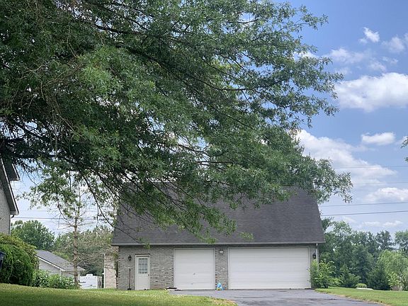 2nd image of 520 Natures Pointe Dr