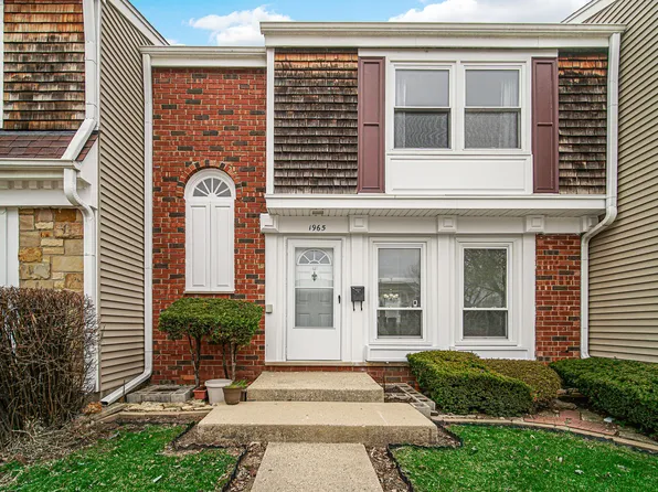 1965 Cheltenham Pl, Hoffman Estates, IL 60169