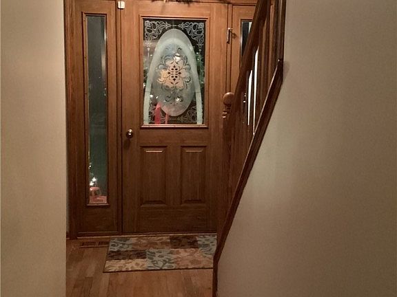 5th image of 829 Olde Orchard Dr