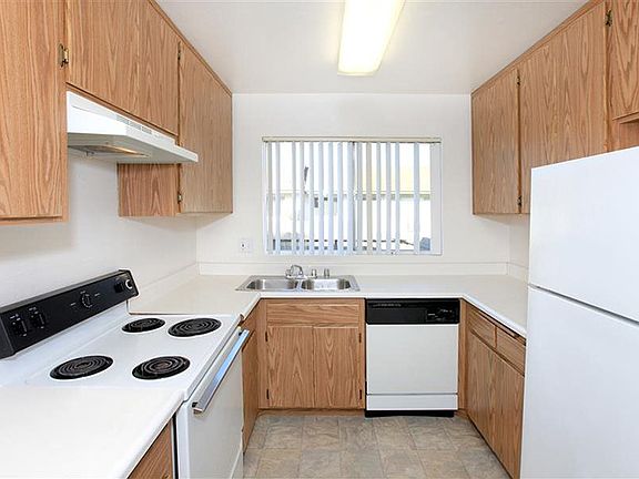 5th image of 632 S 1st St APT 5